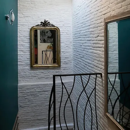 Le Clos, Maison Au Coeur De